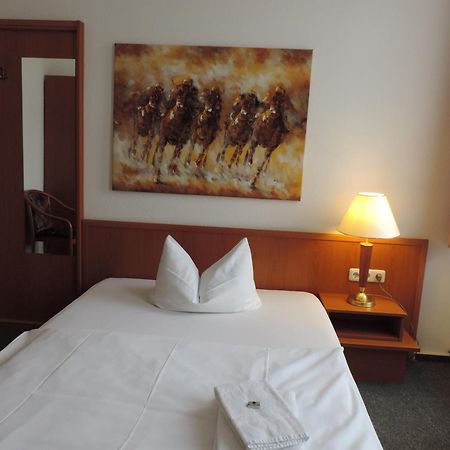 Hotel Carl Von Clausewitz บวร์ก บาย มักเดบวร์ก ห้อง รูปภาพ
