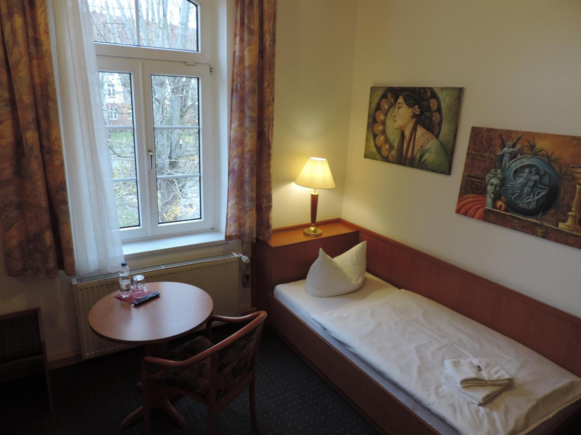 Hotel Carl Von Clausewitz บวร์ก บาย มักเดบวร์ก ห้อง รูปภาพ