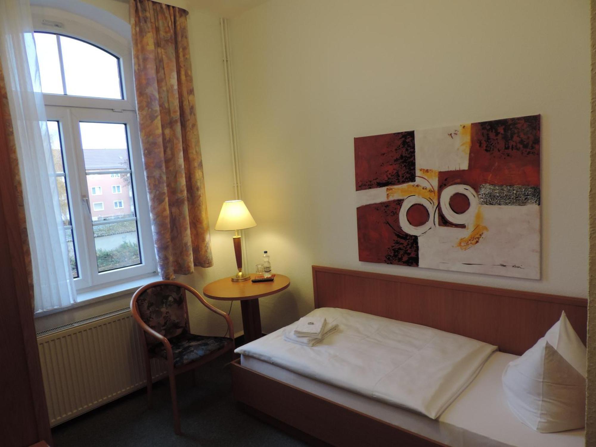 Hotel Carl Von Clausewitz บวร์ก บาย มักเดบวร์ก ห้อง รูปภาพ