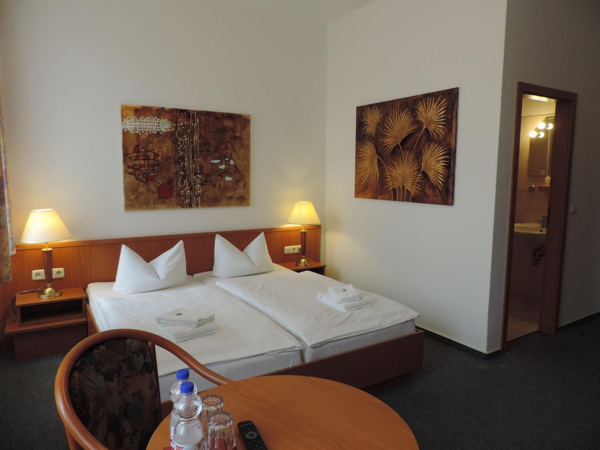 Hotel Carl Von Clausewitz บวร์ก บาย มักเดบวร์ก ห้อง รูปภาพ